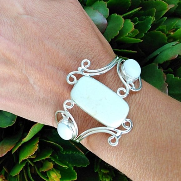 Dreamgems Jewelry - Lemon Chrysoprase & White Coral Cuff 925